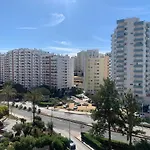 Aconchegante, Da Rocha Портиман